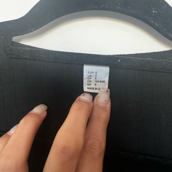 H&M - Black Longsleeve Dress - Picture 2 of 3